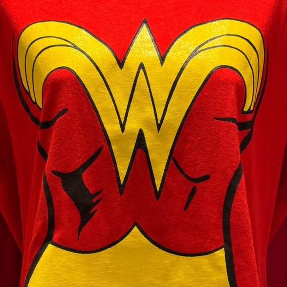 Wonder Woman T-Shirt with Cape and Headband - Picture 1 of 7